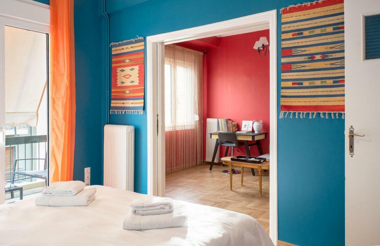 "Casa De Colores", Next To The Metro Афины Экстерьер фото